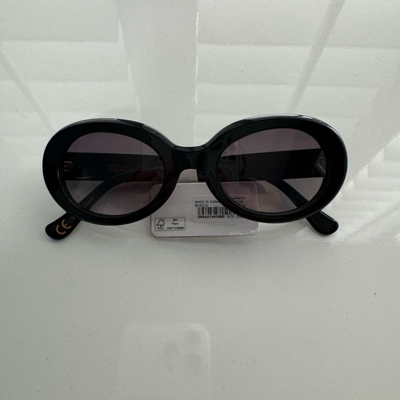 Madewell valoma chunky oval sunglasses